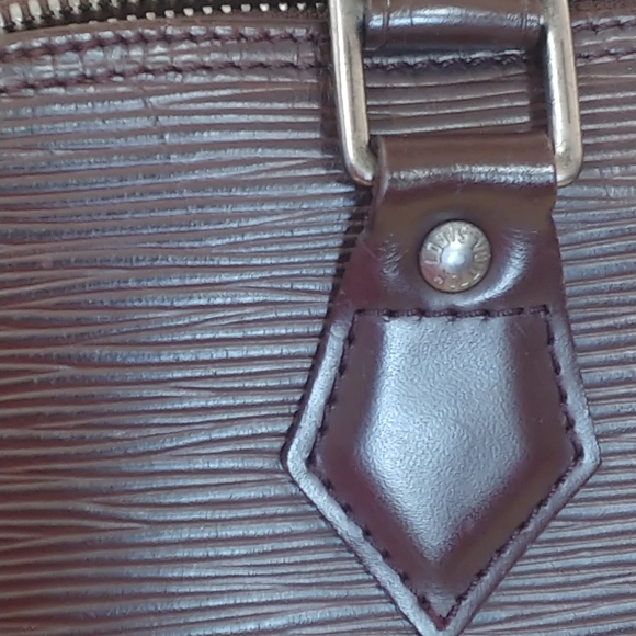 Louis Vuitton Alma PM Epi Leather Handbag - Picture 7 of 16